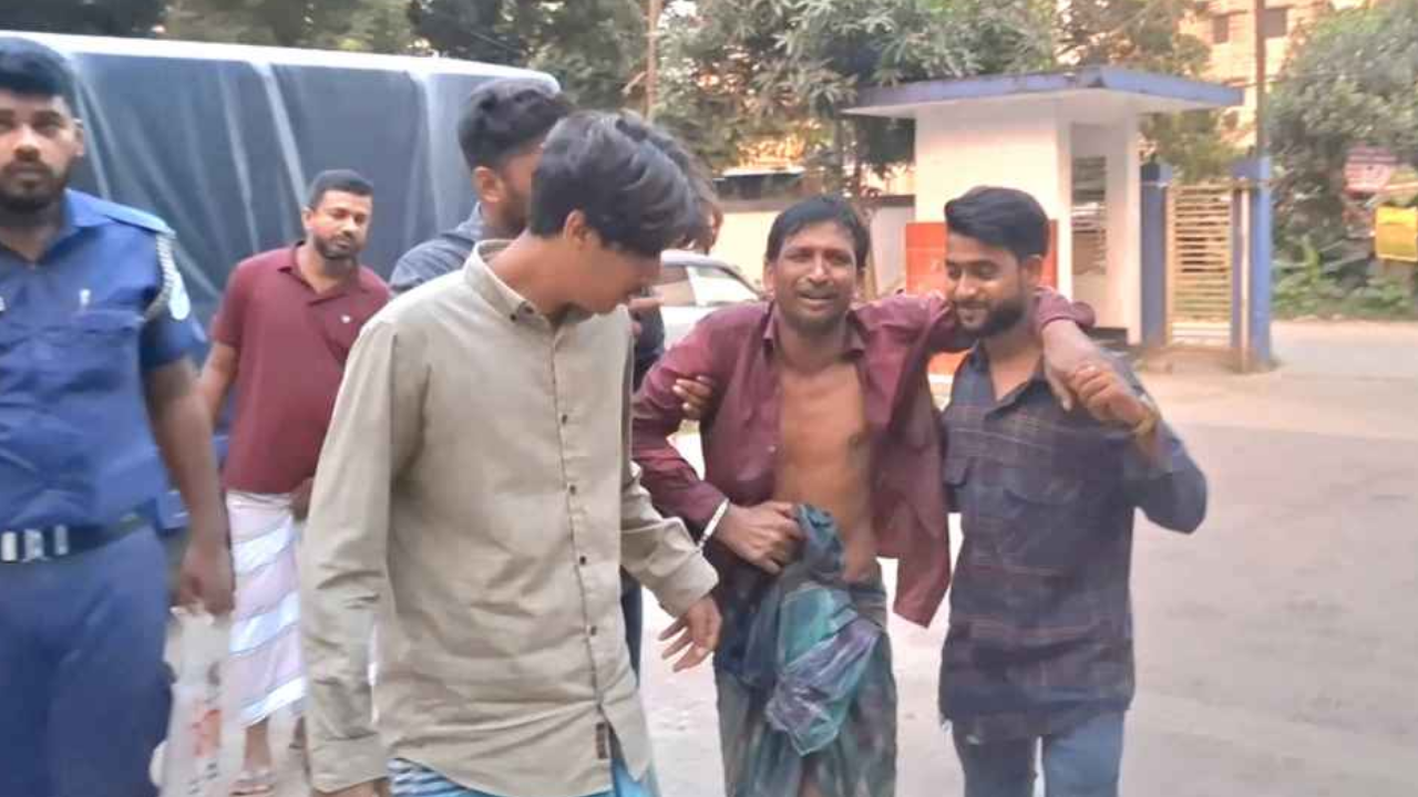 মানিকগঞ্জে ৩ পুলিশ সদস্য মারধরের শিকার